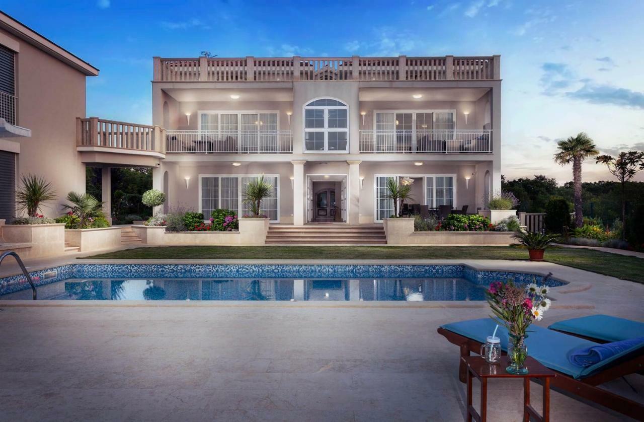 Luxury Apartments Vila Carissa Malinska Exterior foto